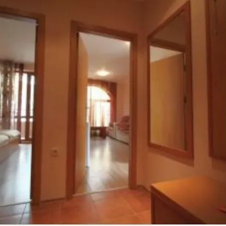 Pasific Holiday Lägenhetshotell Slăntjev Brjag
