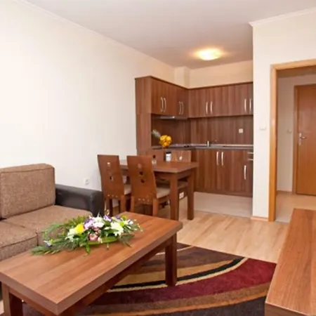 Pasific Holiday Lägenhetshotell Slăntjev Brjag