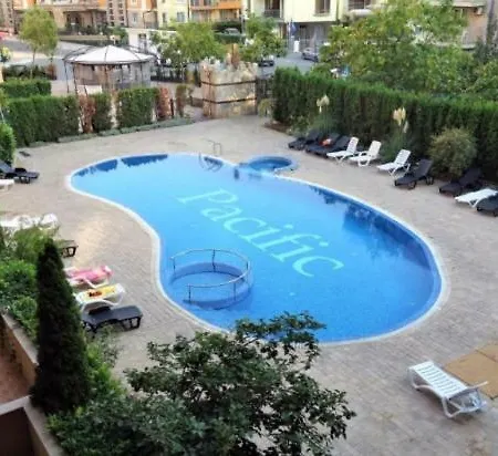 Pasific Holiday Lägenhetshotell Slăntjev Brjag