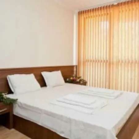 Pasific Holiday Lägenhetshotell Slăntjev Brjag